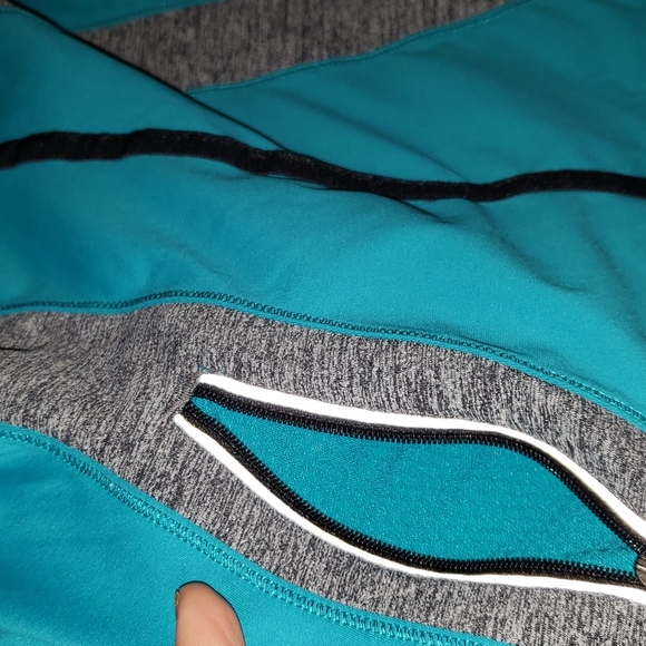 Rare Lululemon Cross Train Pullover  - Picture 9 of 10